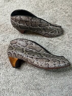 Salpy Geneva Snakeskin Print Leather Peep Toe Booties Gray Brown Wood Heel 8.5